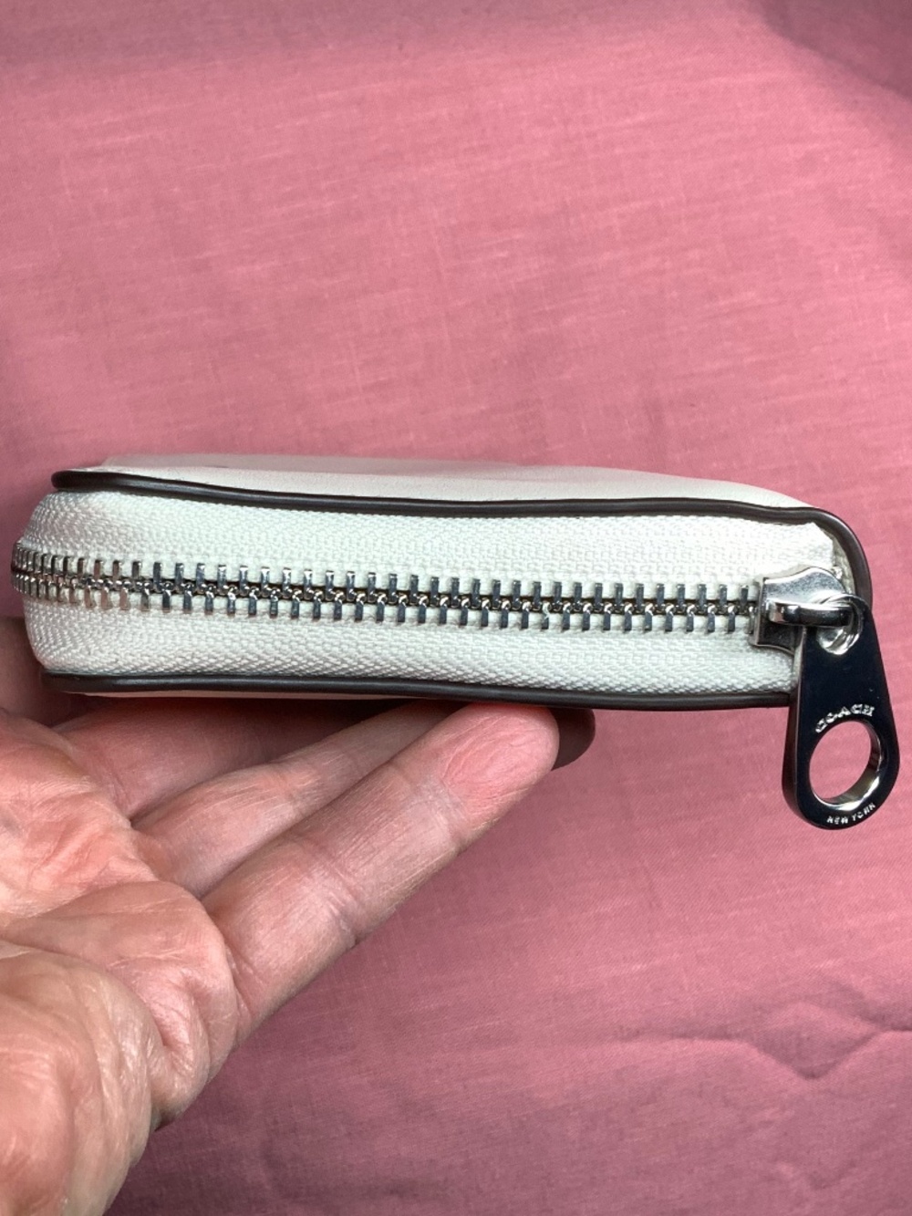 NWOT - Coach Cream Leather Zip around Wallet - Picture 2 of 15